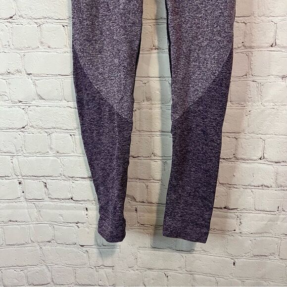 GymShark Flex Dry Leggings Size small Dark Ruby - Picture 2 of 6